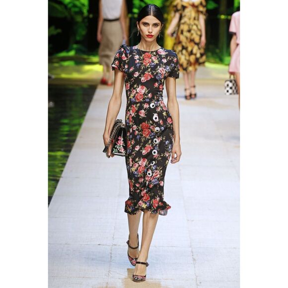 Dolce & Gabbana Dresses & Skirts - nwot dolce@gabanna rose print dress